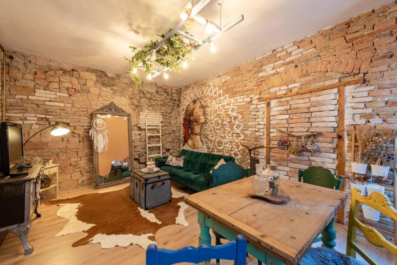 Accommodation At The Folklore Apartment Bratislava Dış mekan fotoğraf